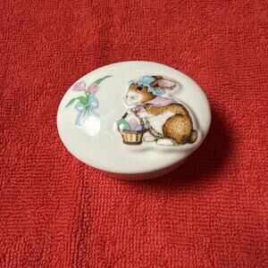 Vintage Bunny Trinket Box Ceramic Rabbit Easter Basket With Lid - Easter